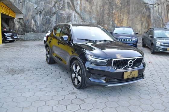 VOLVO XC40 2.0 T5 GASOLINA MOMENTUM AWD GEARTRONIC